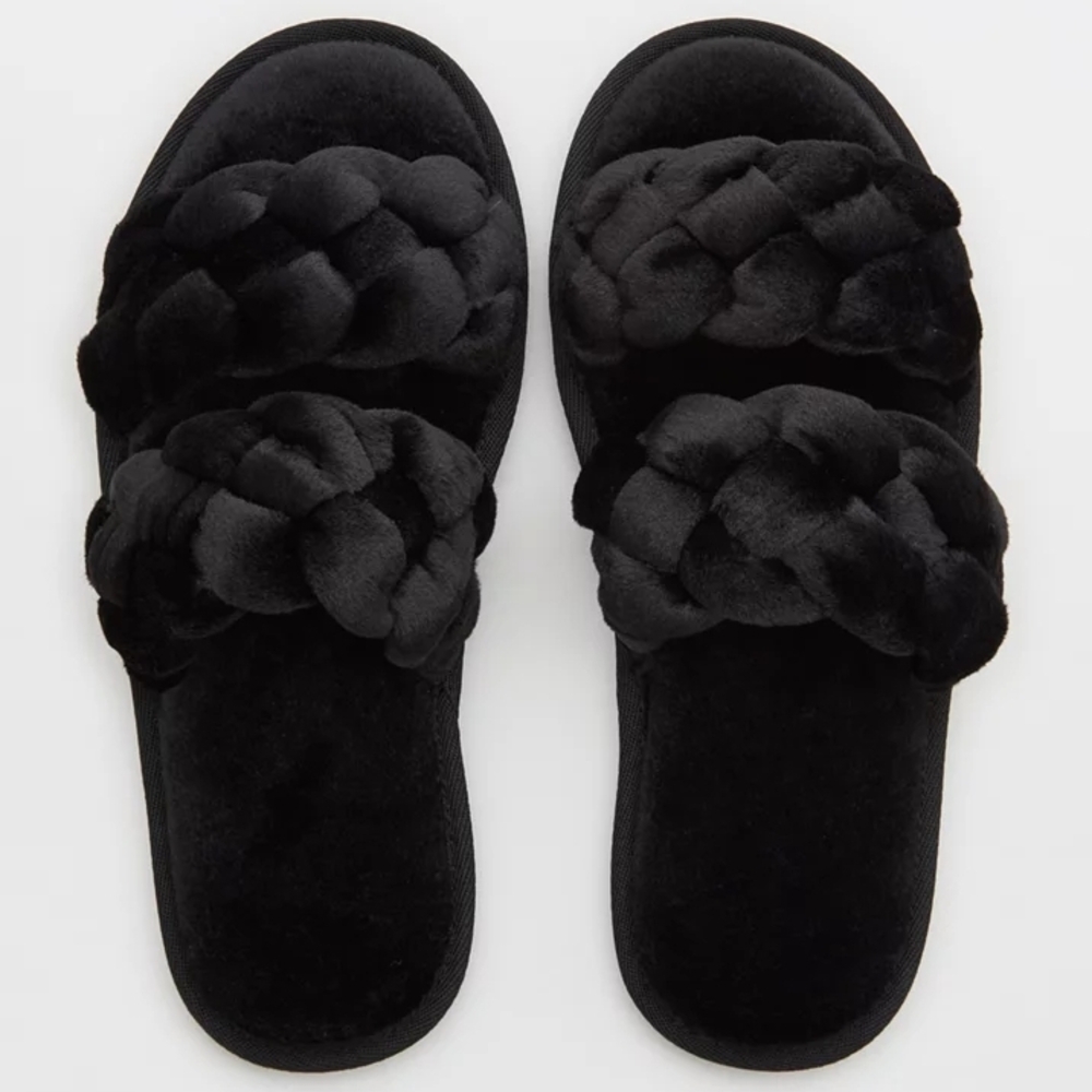 ⚘️Aerie Black Plush Braided Slippers